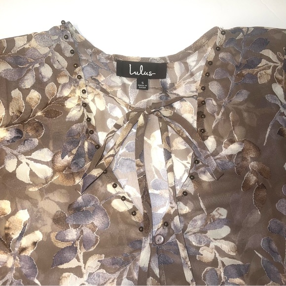 Lulu’s Sprawling Scenery Taupe Floral Print Bell Sleeve Top NWT Taupe Sz S - Picture 3 of 14